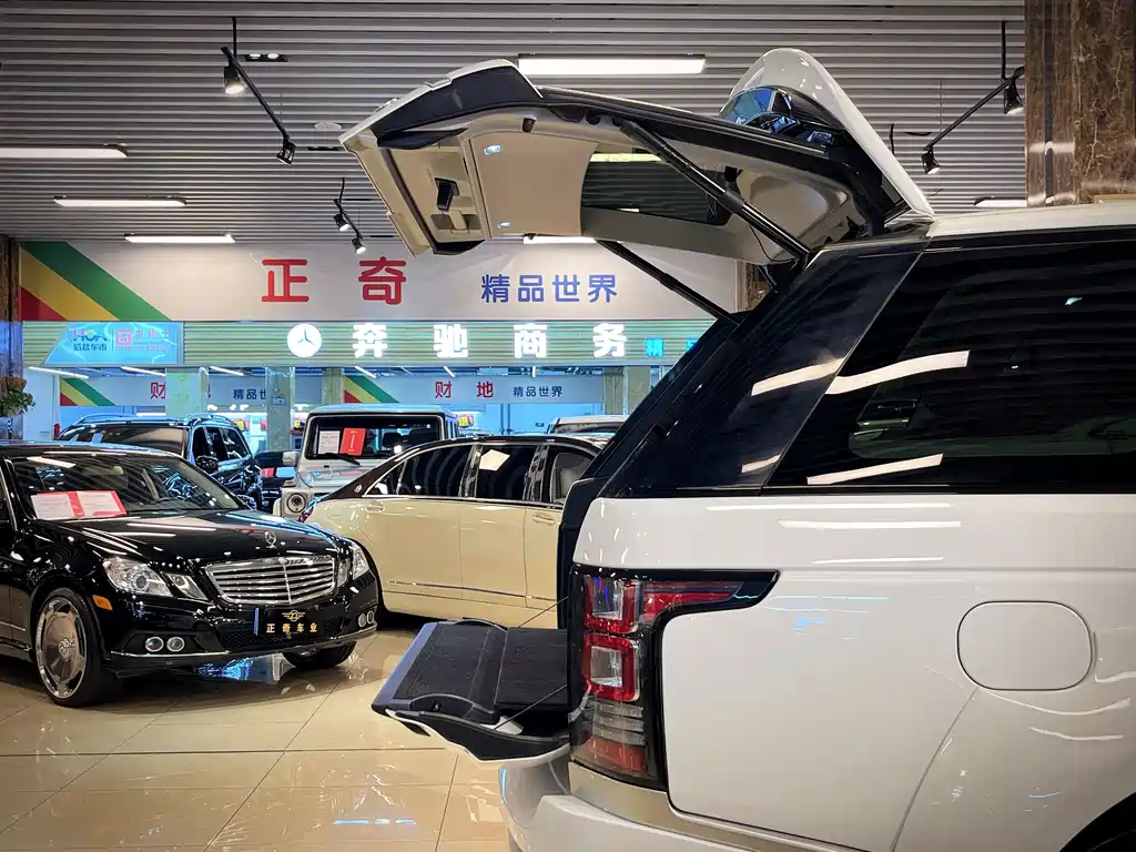 Land Rover Range Rover — миниатюра 7