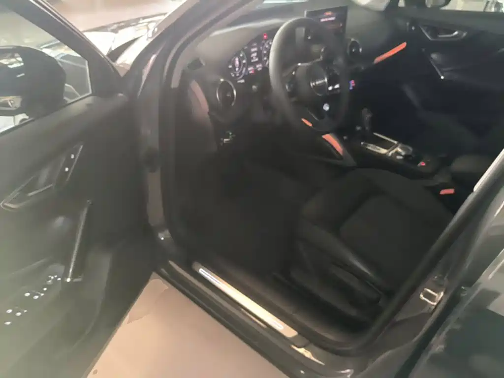 Audi Q2L e-tron — миниатюра 16