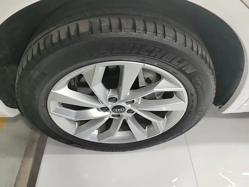 Audi Q5L — миниатюра 23