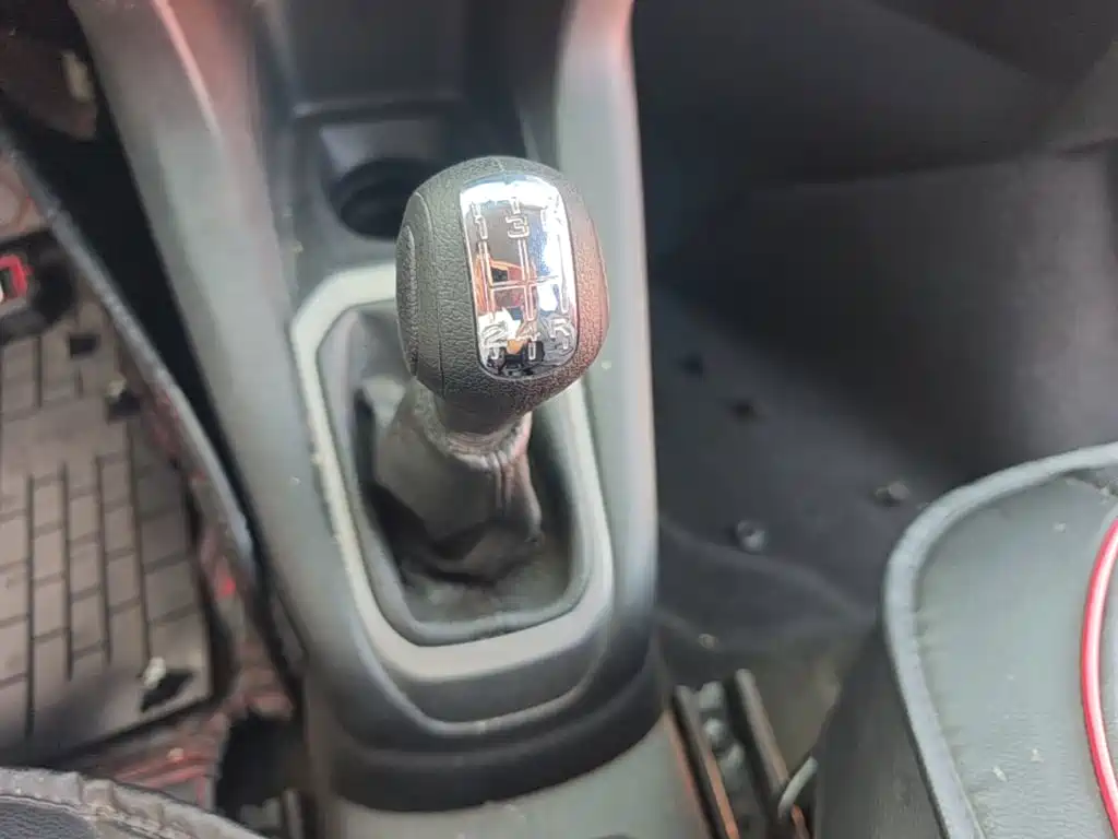 Citroen Elysee — миниатюра 14