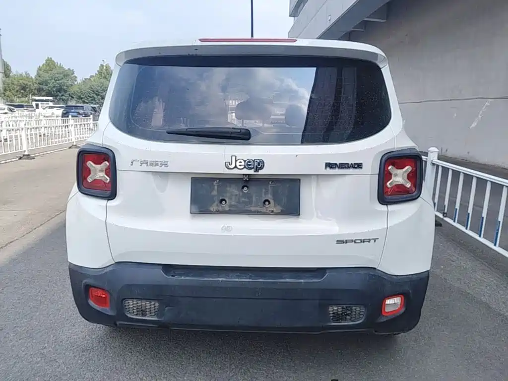 Jeep Renegade — миниатюра 6