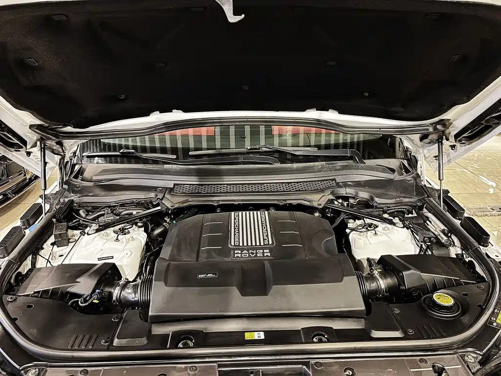 Land Rover Range Rover — миниатюра 10