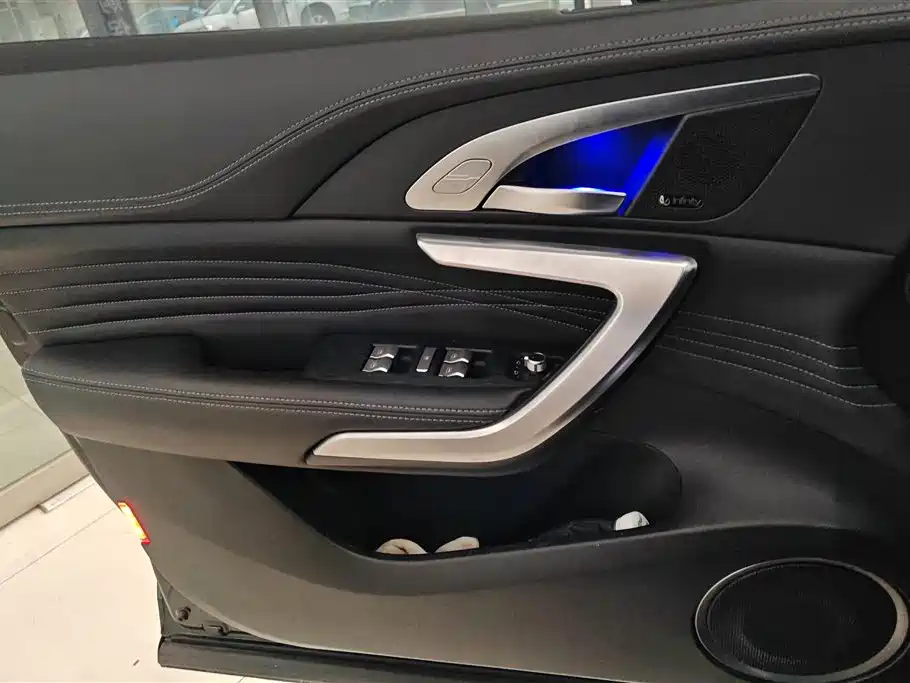 WEI PAI WEI BRAND VV7