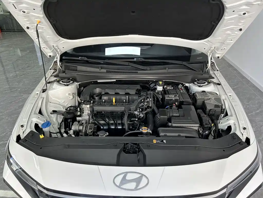 Hyundai Elantra — миниатюра 18