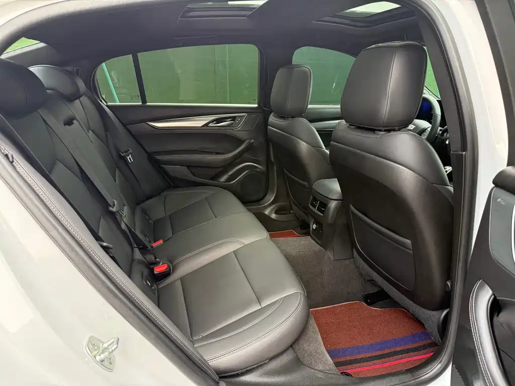 Cadillac CT5 — миниатюра 8