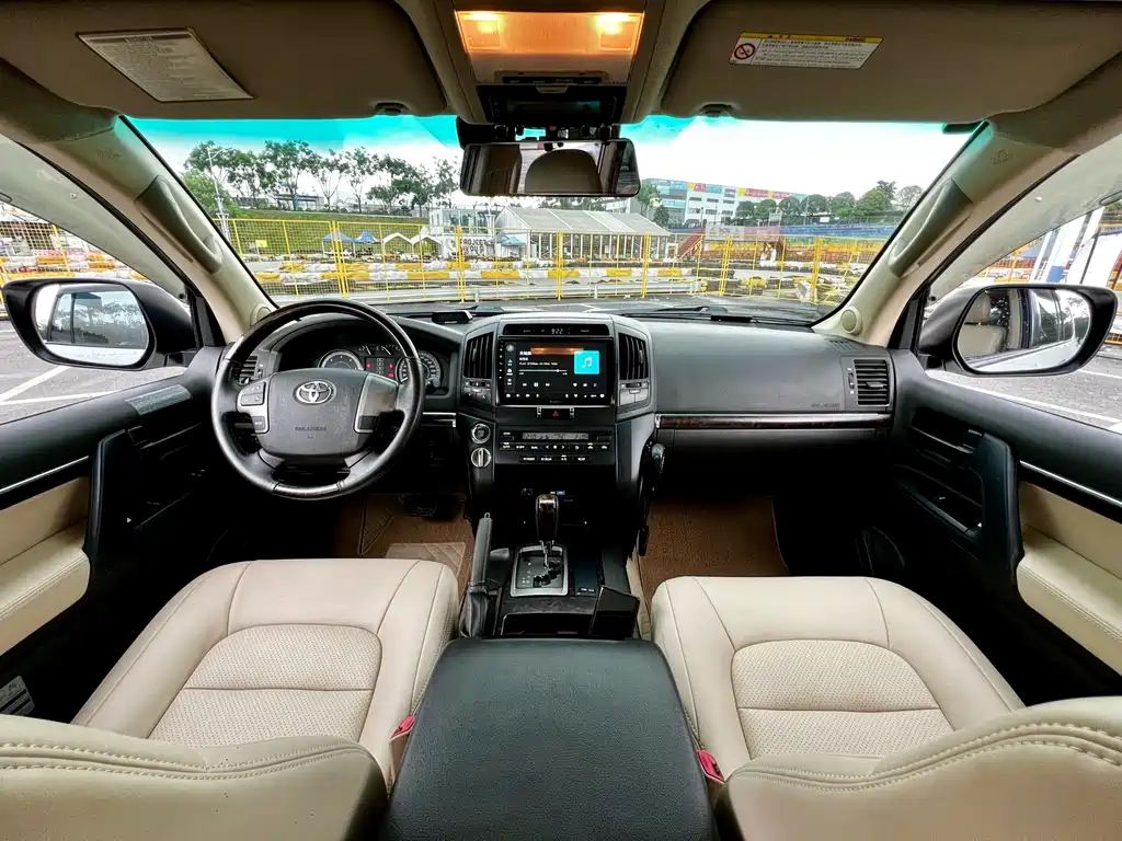 Toyota Land Cruiser — миниатюра 8