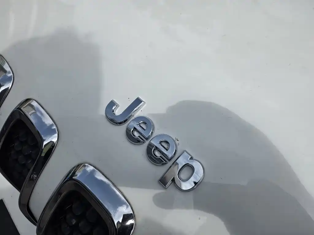 Jeep Cherokee — миниатюра 16