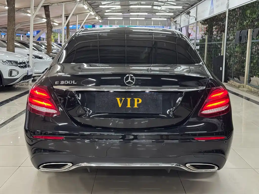 Mercedes-Benz E-Class — миниатюра 14