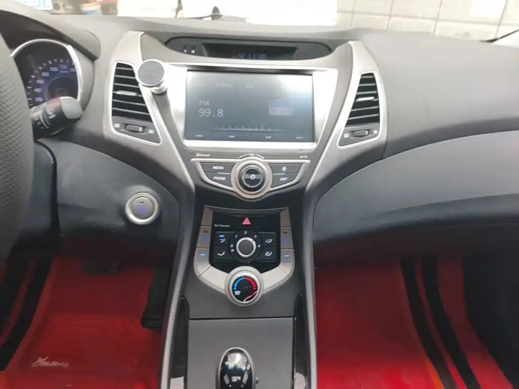 Hyundai Elantra Langdong — миниатюра 13