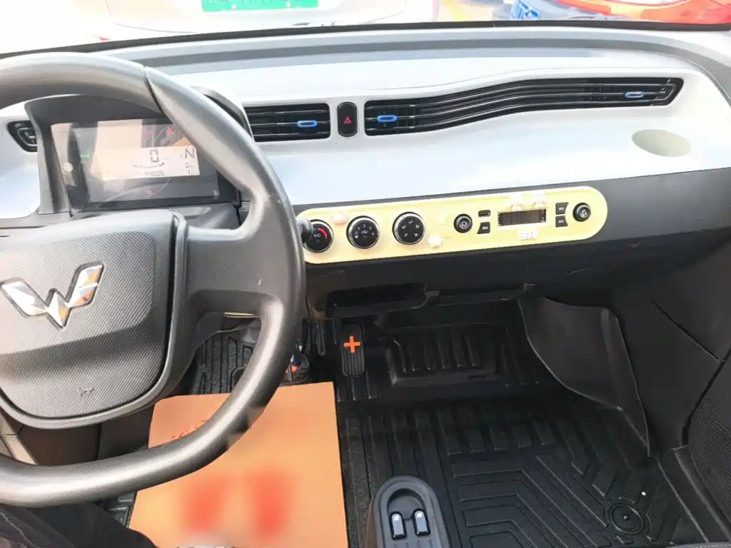 Wuling MINIEV — миниатюра 10