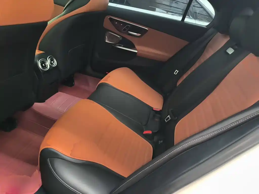 Mercedes-Benz C-Class — миниатюра 17