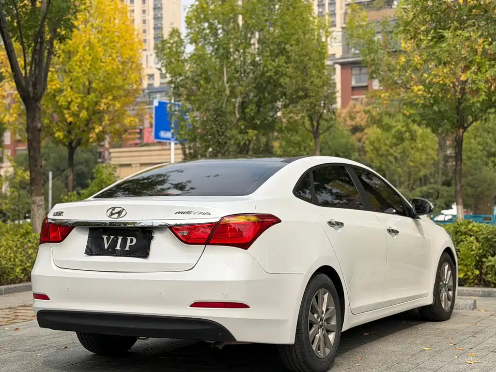 Hyundai Mistra — миниатюра 6