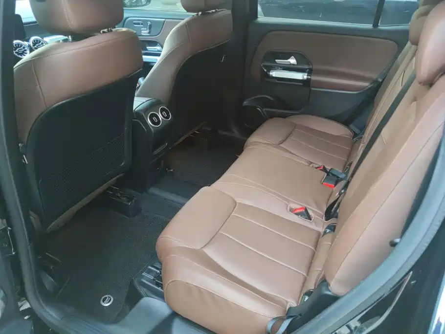 Mercedes-Benz GLB — миниатюра 11