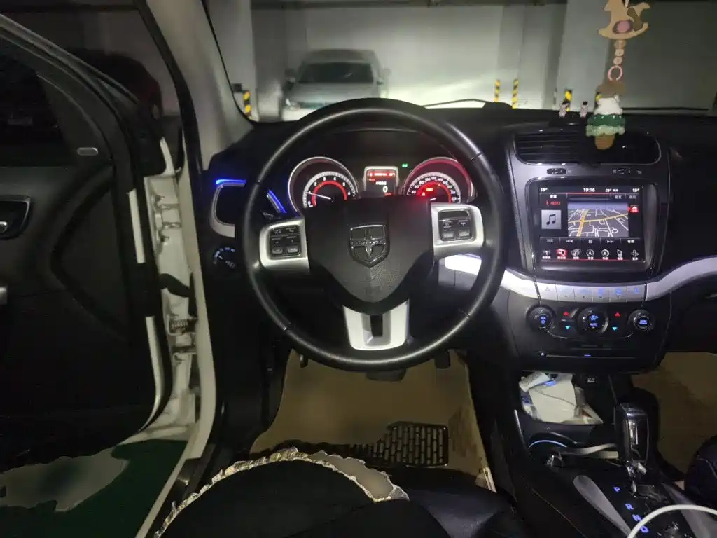 Dodge Journey — миниатюра 6