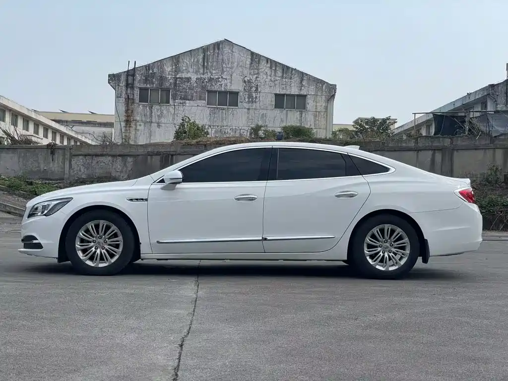 Buick LaCrosse — миниатюра 4