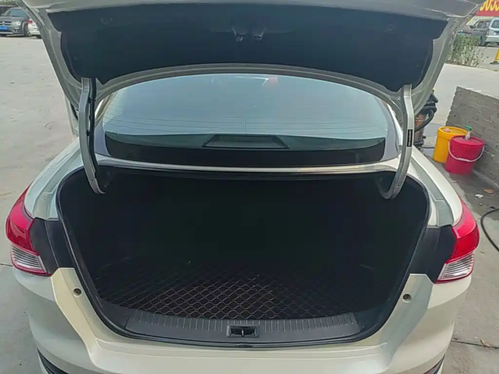 Nissan Bluebird — миниатюра 19