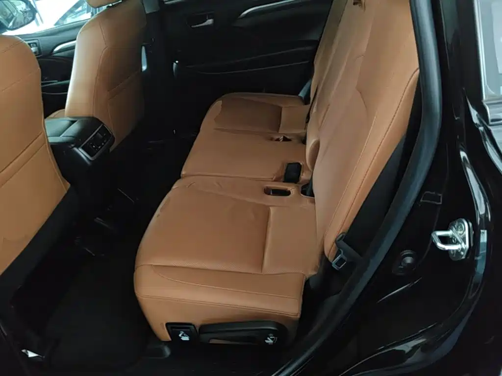 Toyota Highlander — миниатюра 17