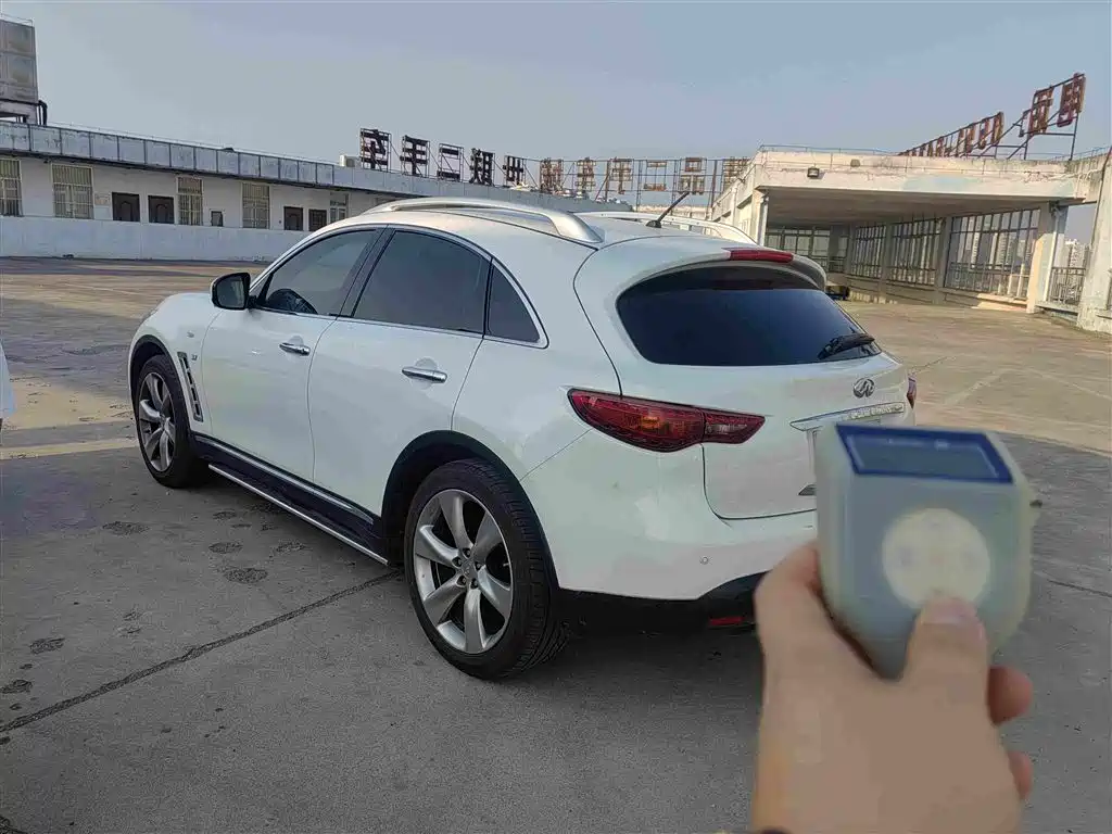Infiniti QX70 2013 3.7L Standard
