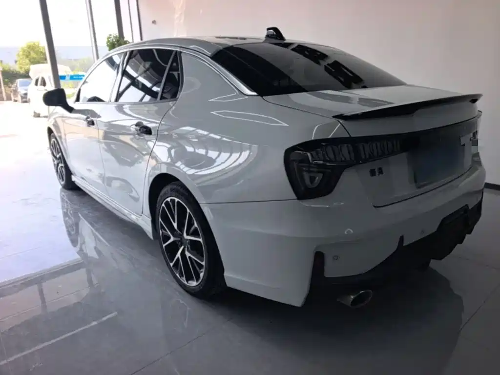 Lynk & Co 03 — миниатюра 5