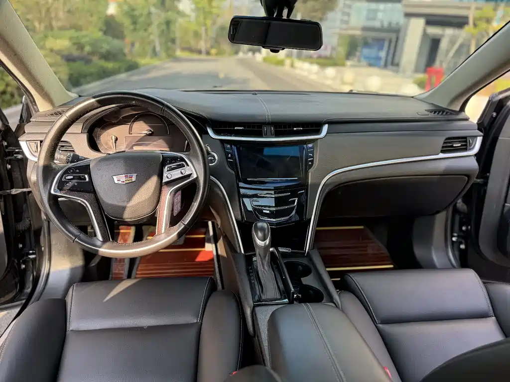 Cadillac XTS — миниатюра 6