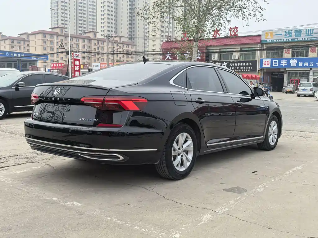 Volkswagen Passat PHEV — миниатюра 4