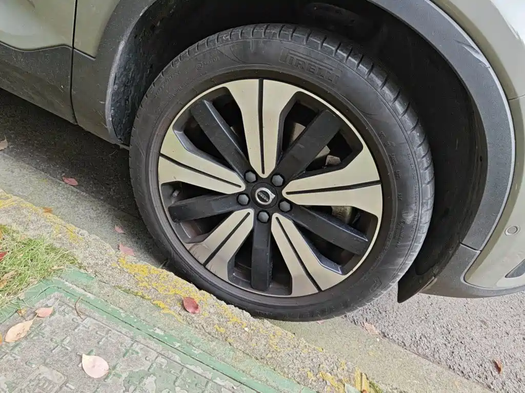 Volvo XC40 NEV — миниатюра 8