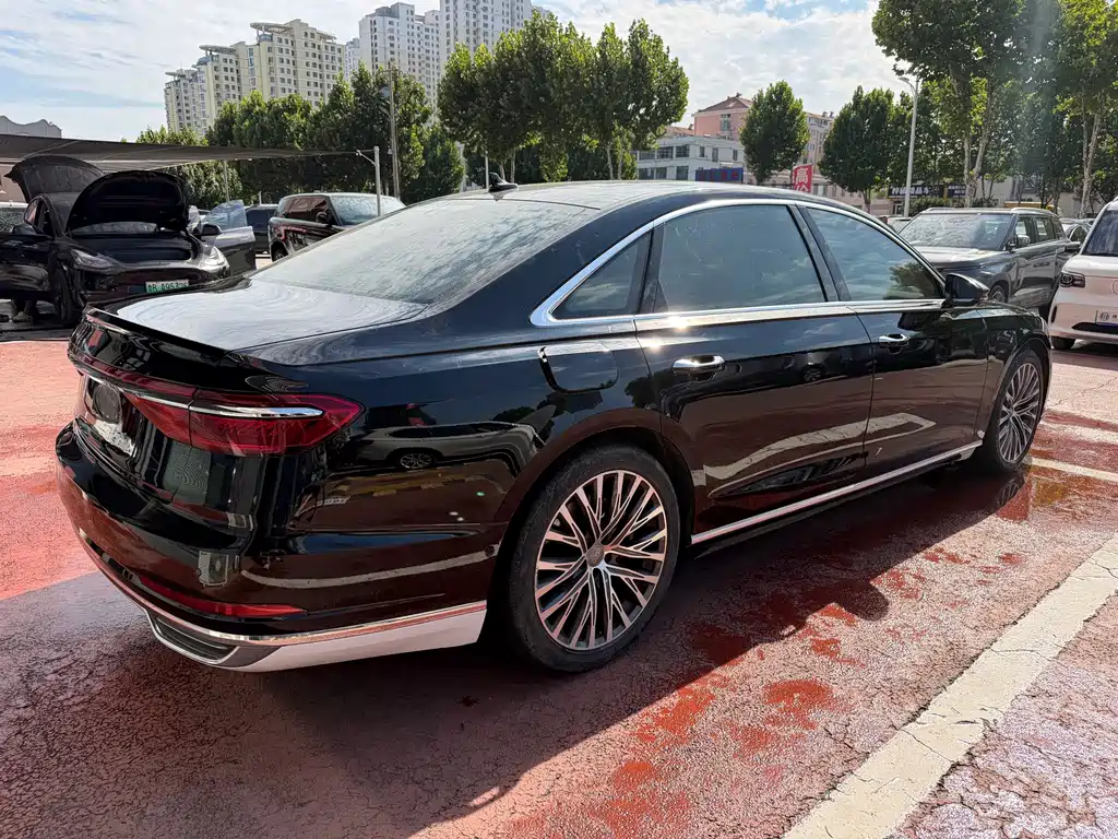 Audi A8 — миниатюра 6
