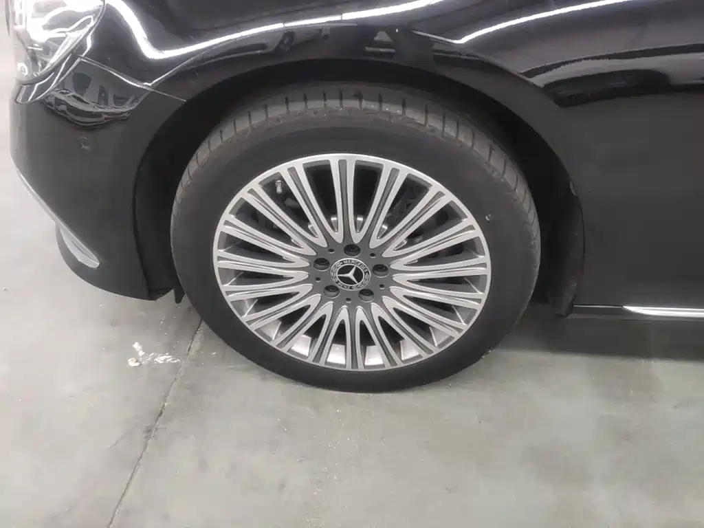 Mercedes-Benz E-Class — миниатюра 23