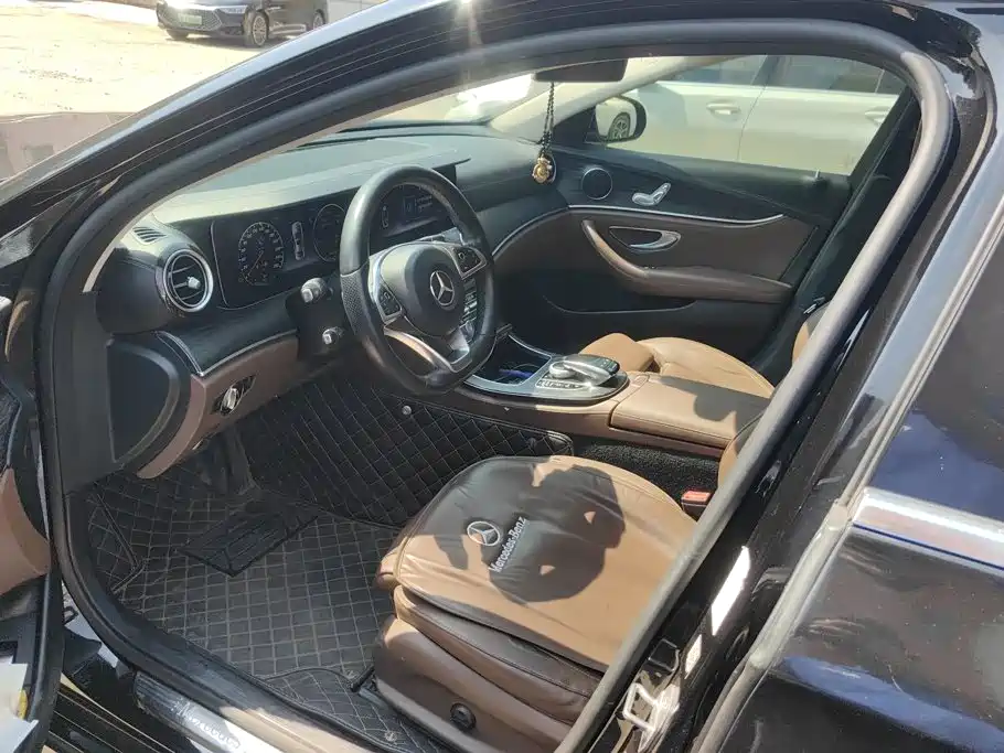 Mercedes-Benz E-Class — миниатюра 9