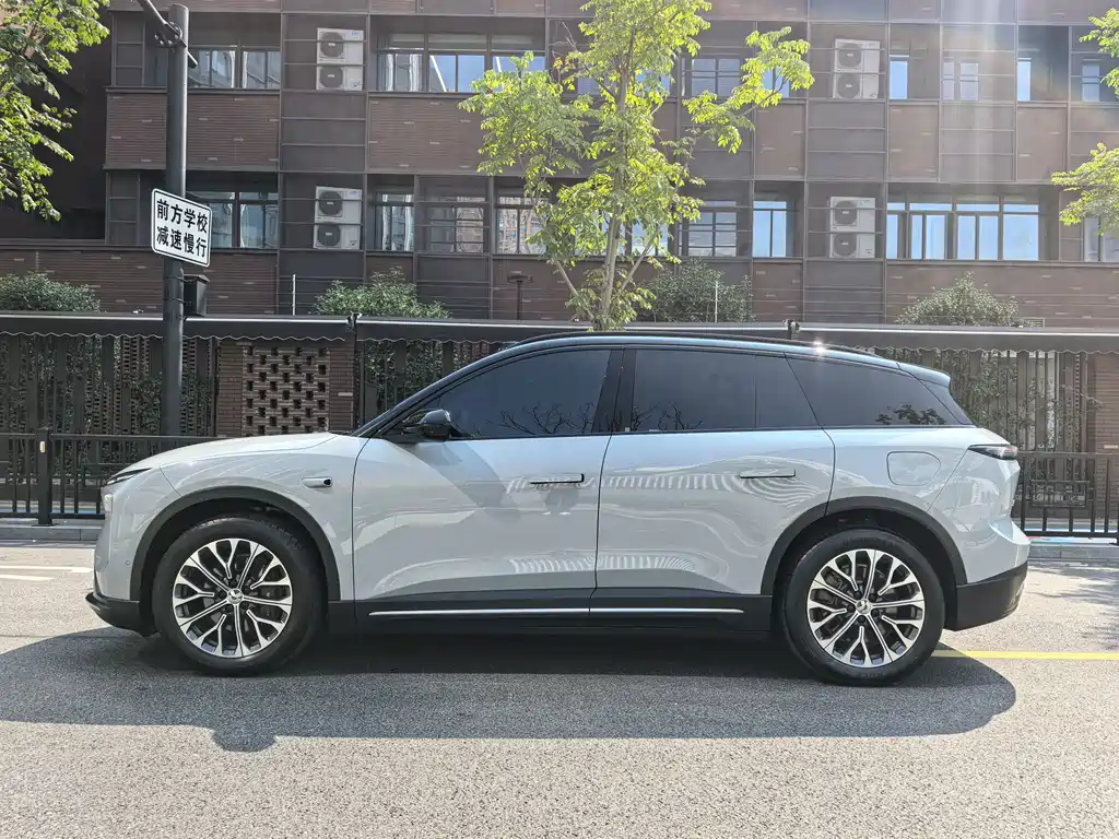 NIO ES6 — миниатюра 4
