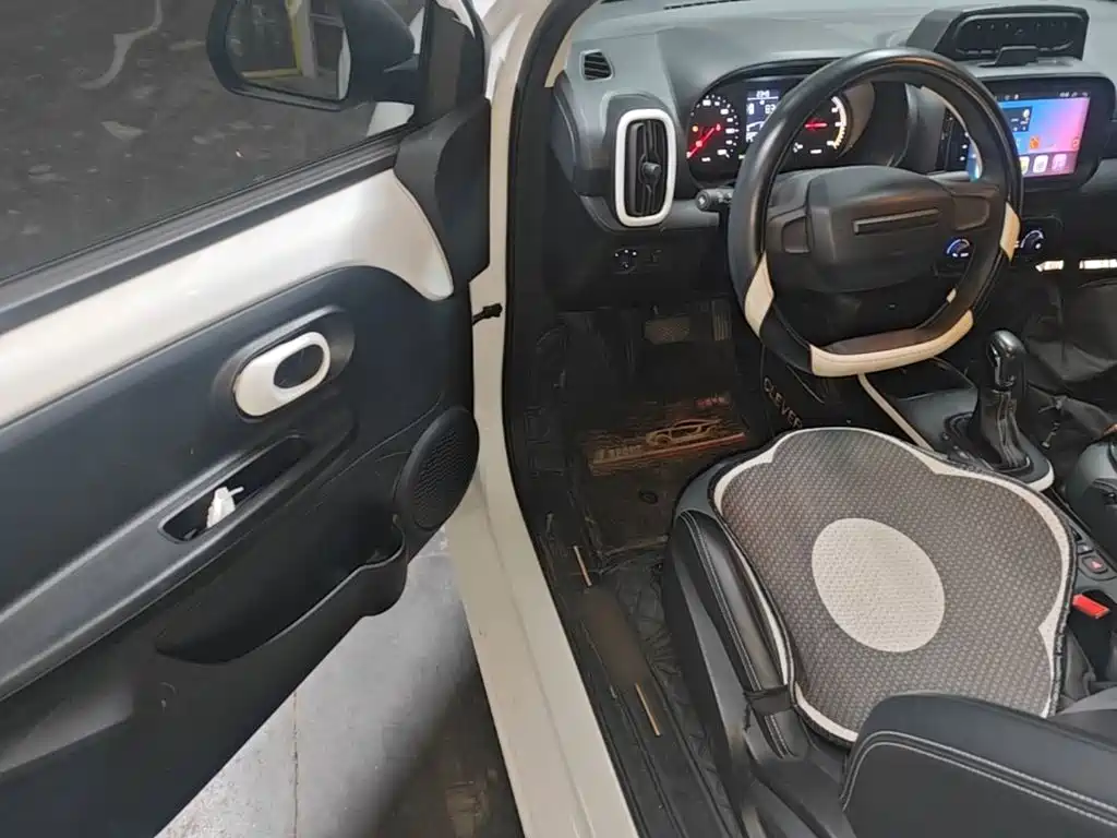 Roewe Clever — миниатюра 16