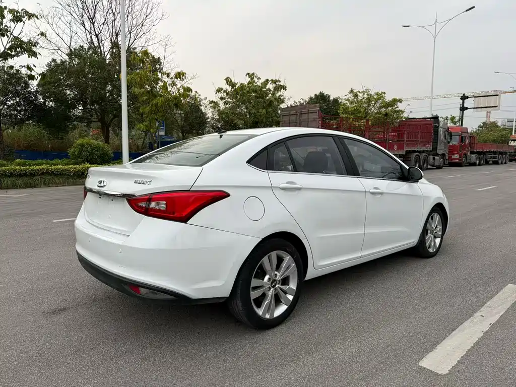 CHERY ARRIZO 5