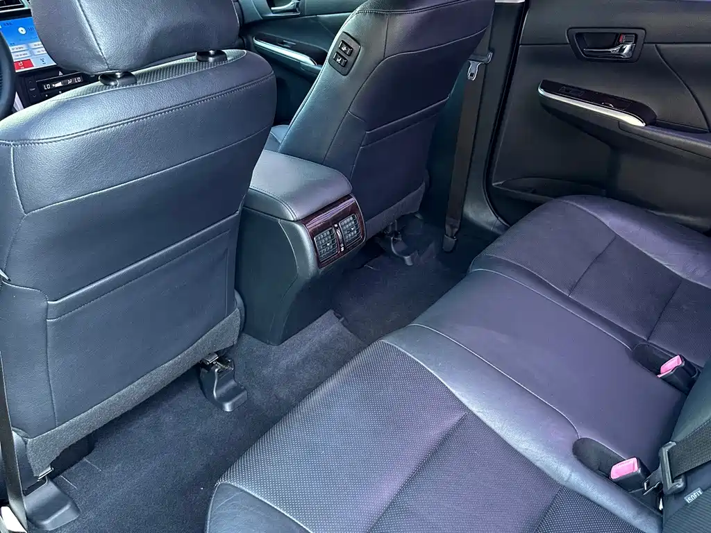 Toyota Camry — миниатюра 12