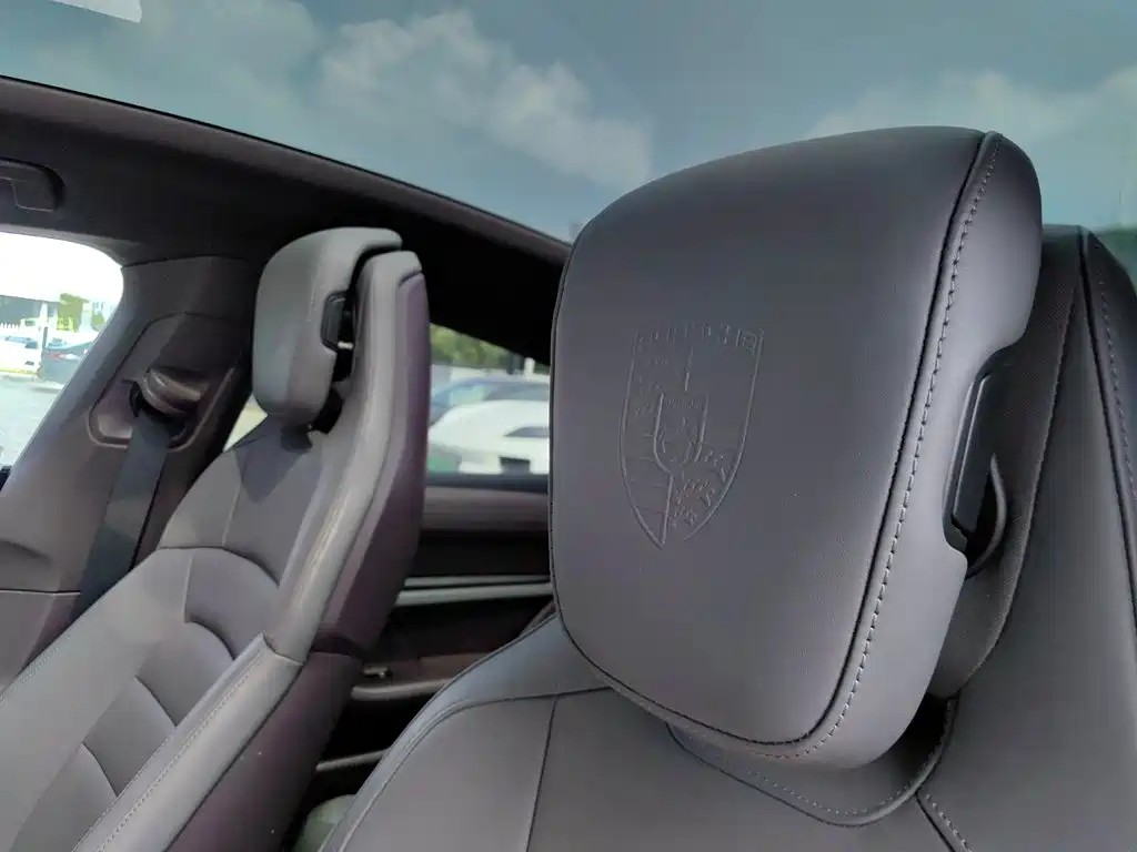 Porsche Taycan — миниатюра 22