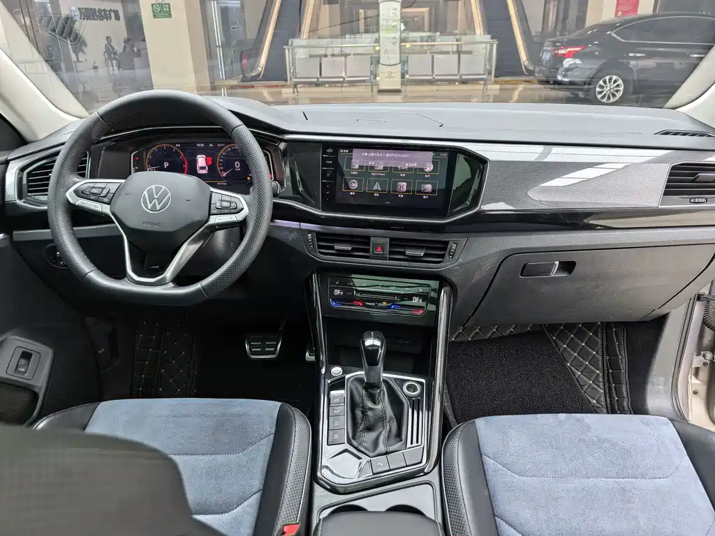 Volkswagen X — миниатюра 12