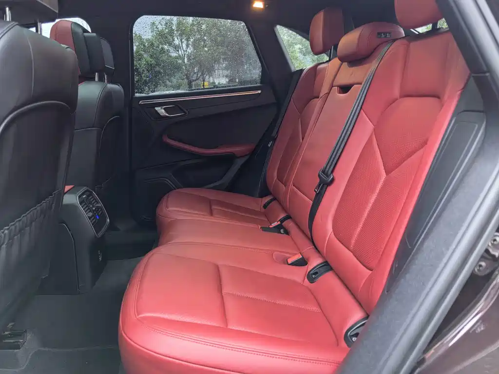 Porsche Macan — миниатюра 11