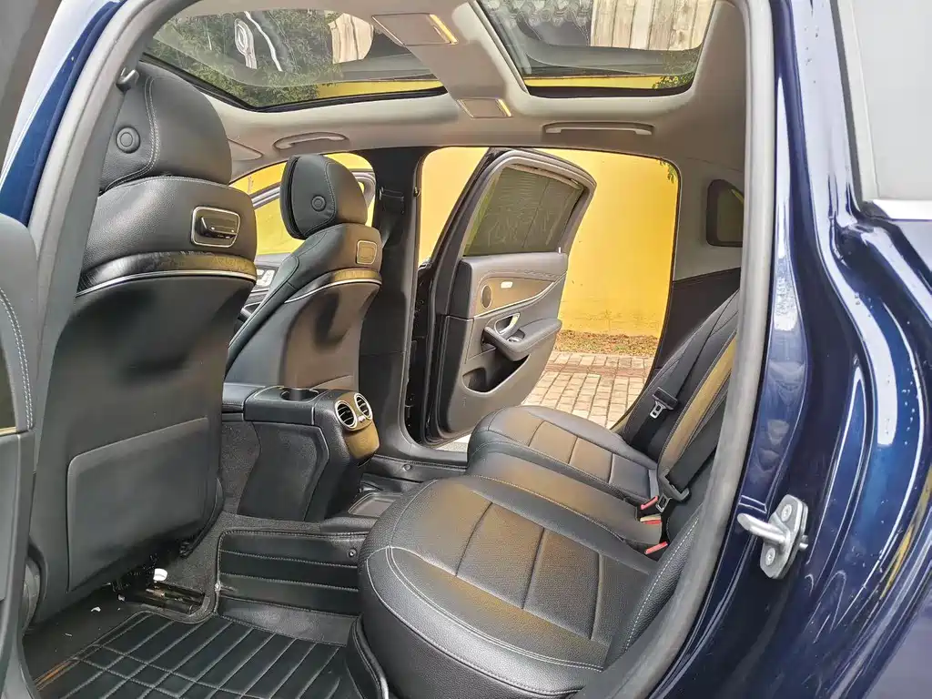 Mercedes-Benz E-Class — миниатюра 9