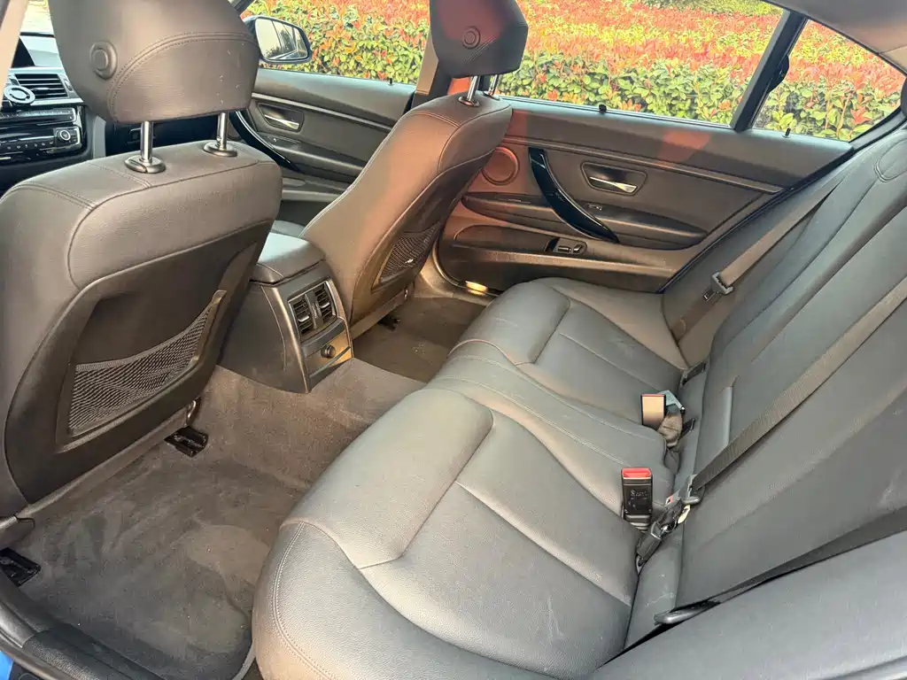BMW 3 Series — миниатюра 9