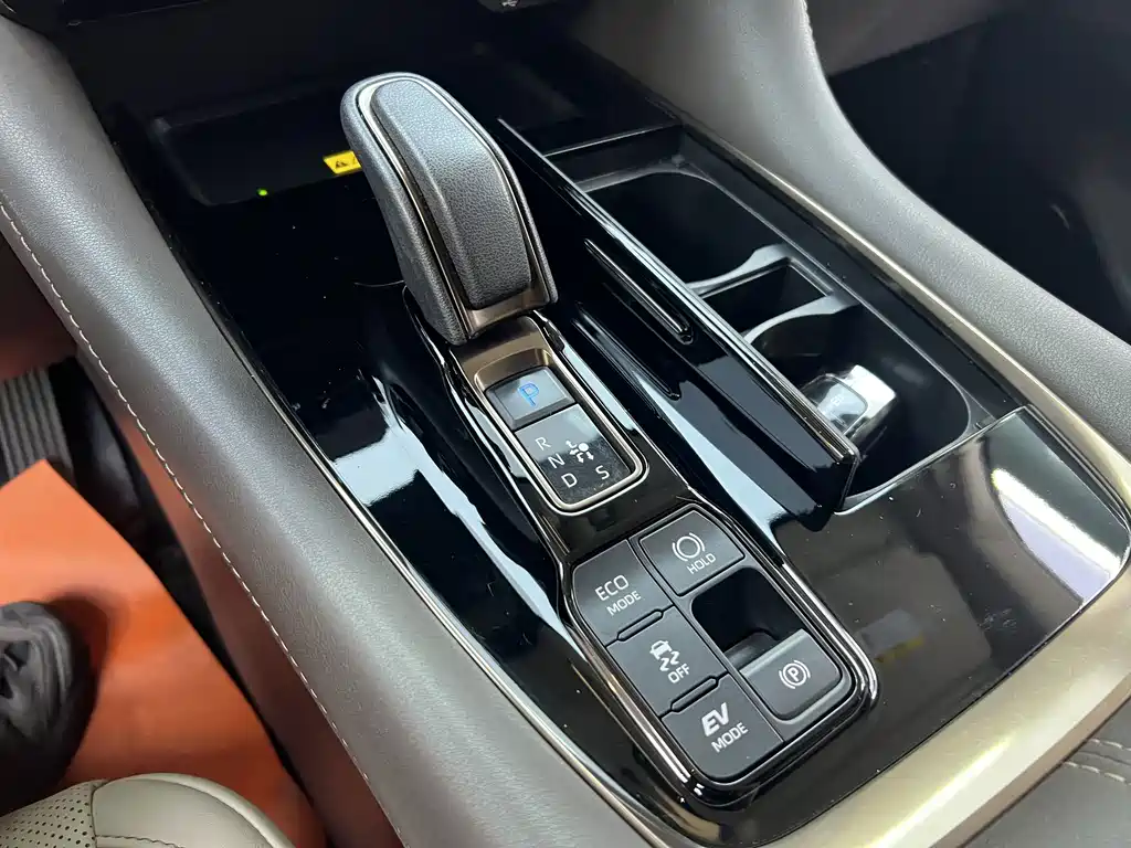 Toyota Vellfire — миниатюра 14