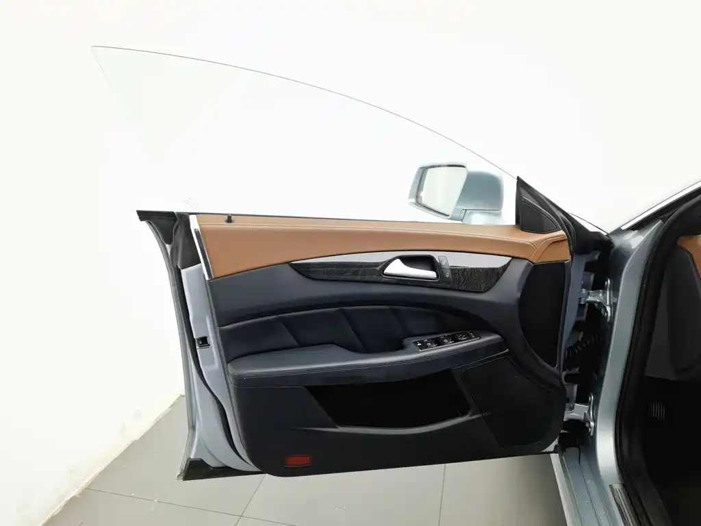 Mercedes-Benz CLS — миниатюра 8