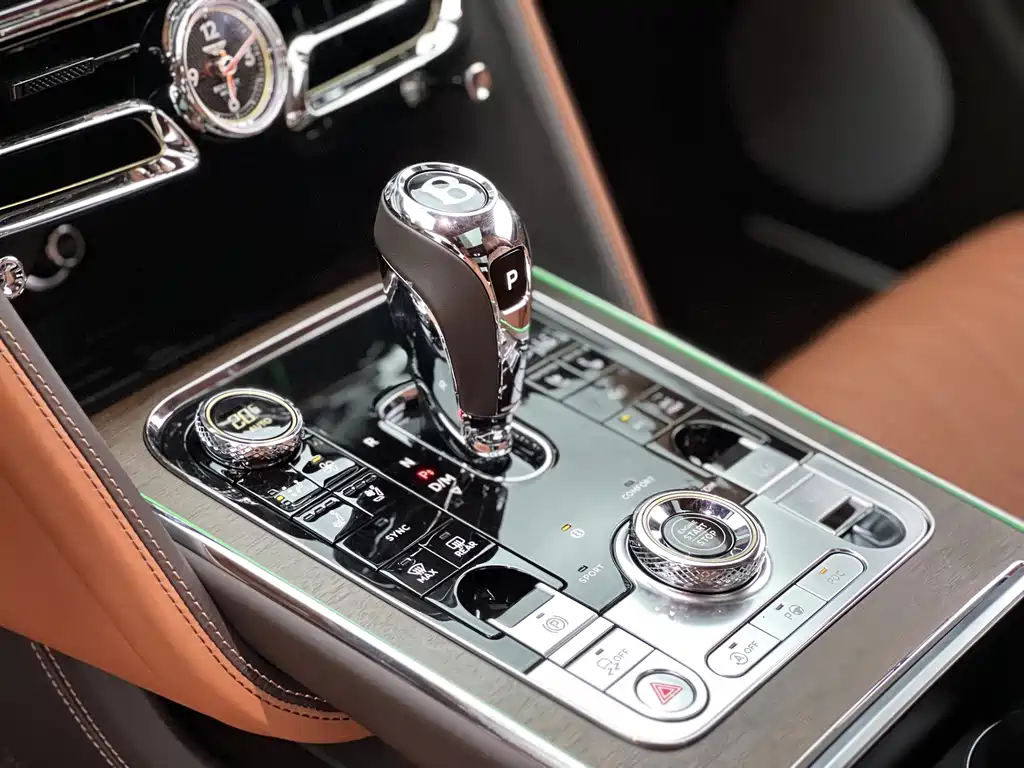 Bentley Flying Spur — миниатюра 16