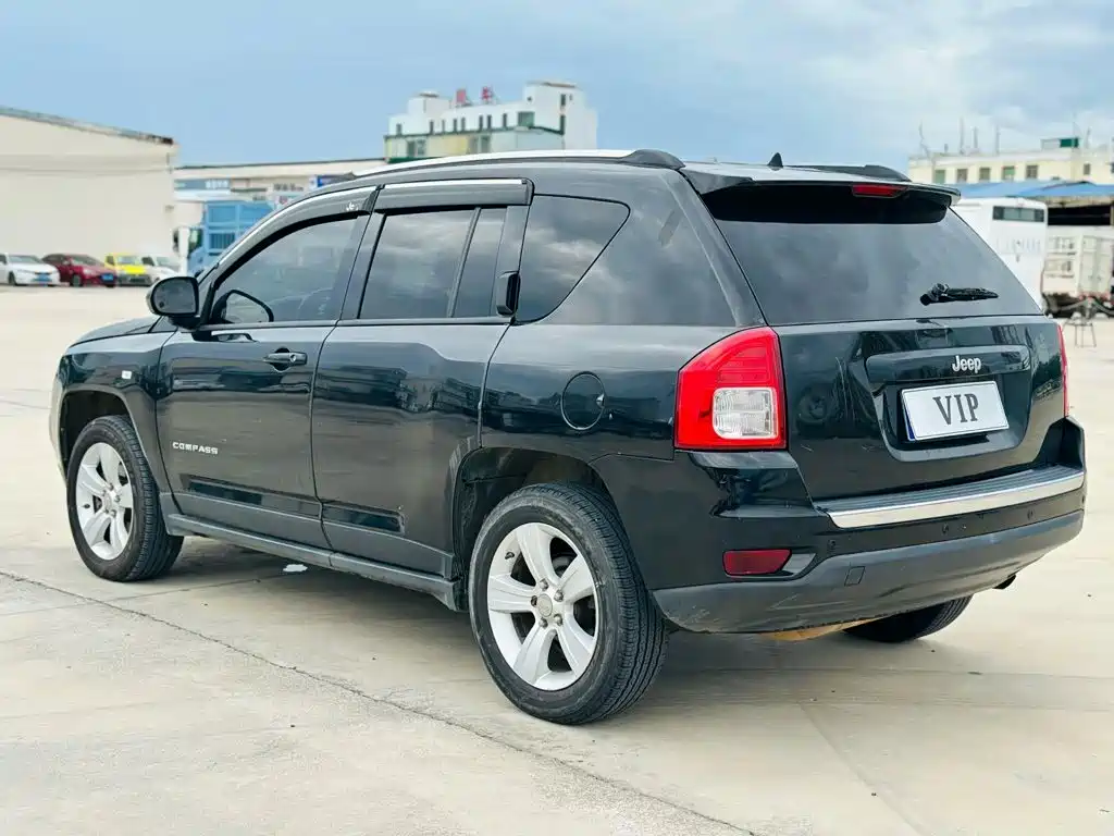 Jeep Compass (Import) — миниатюра 6