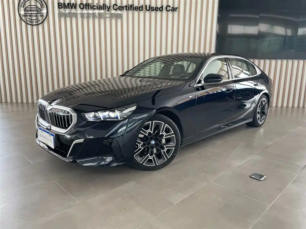 BMW 5 Series — миниатюра 2