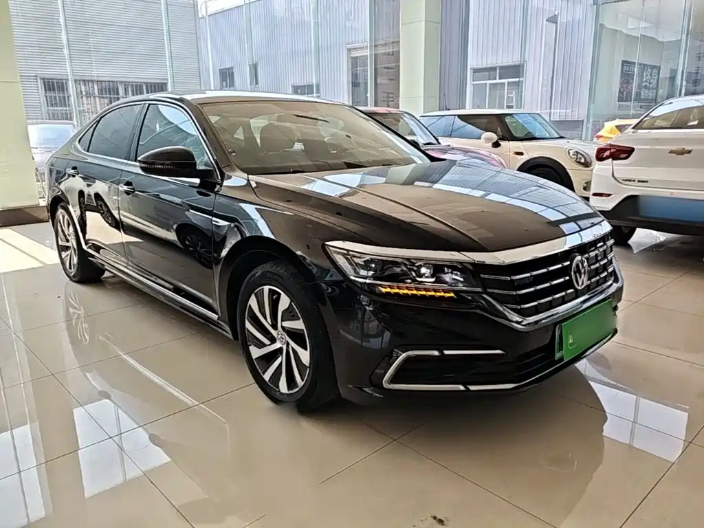 Volkswagen Passat PHEV — миниатюра 4