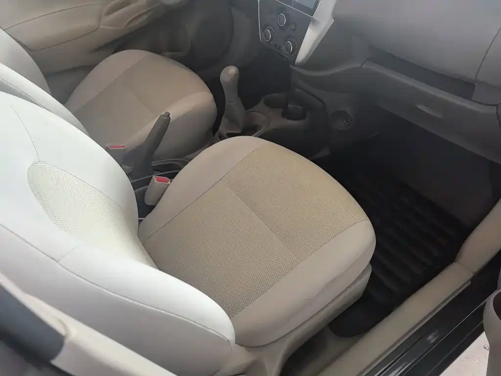 Nissan Sunny — миниатюра 9