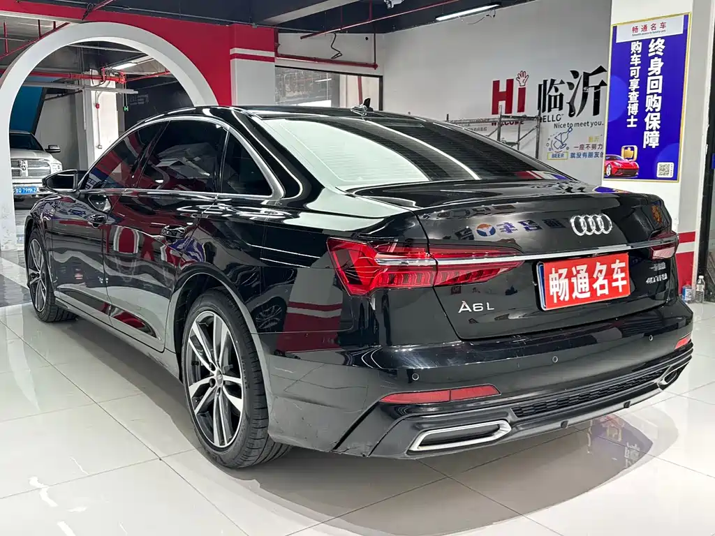 Audi A6L - фото 8