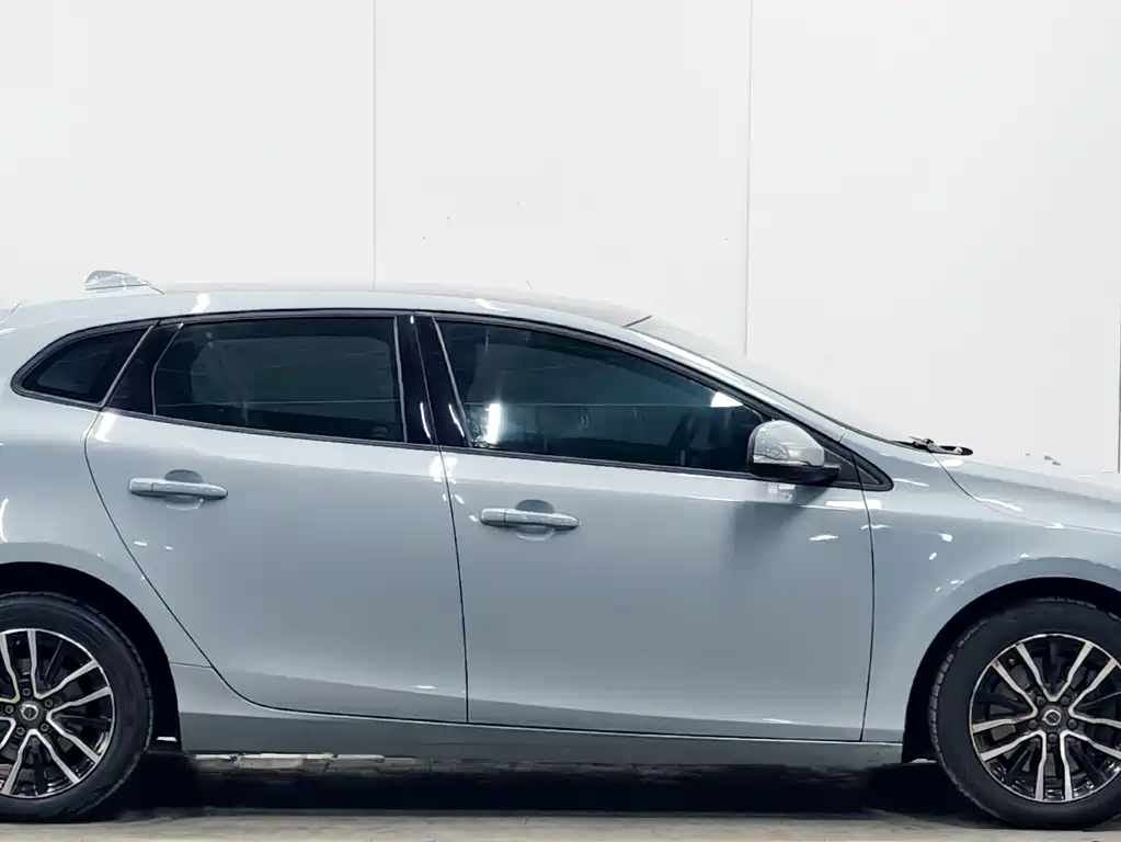 Volvo V40 2017 T3
