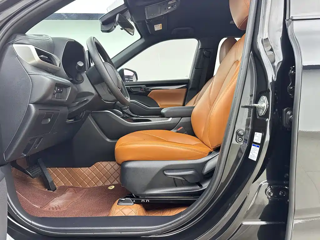 Toyota Crown Kluger — миниатюра 11