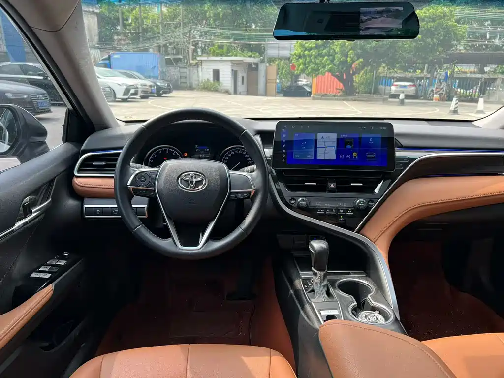Toyota Camry — миниатюра 4