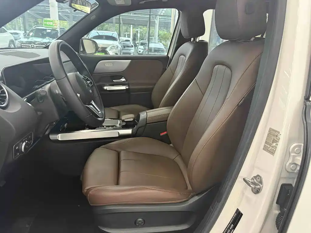 Mercedes-Benz GLB — миниатюра 9